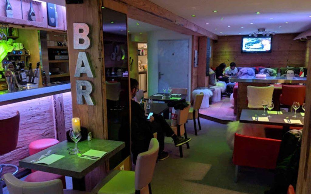 RESTAURANT LICENCE IV EN ALTITUDE — photo 1