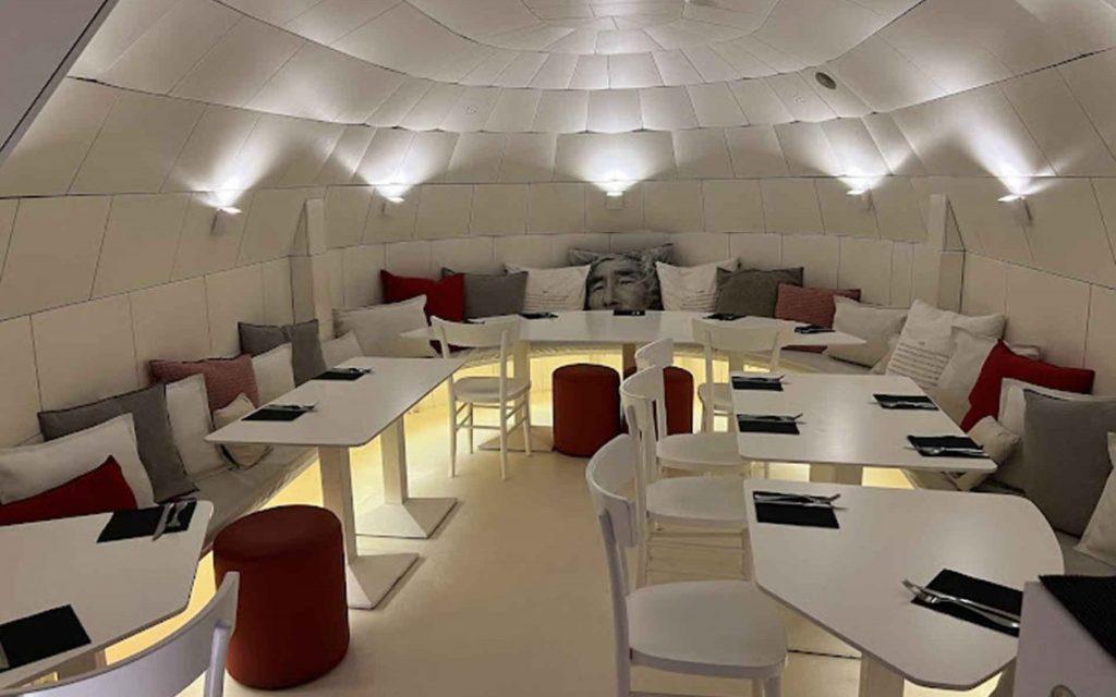 RESTAURANT LICENCE IV EN ALTITUDE — photo 3