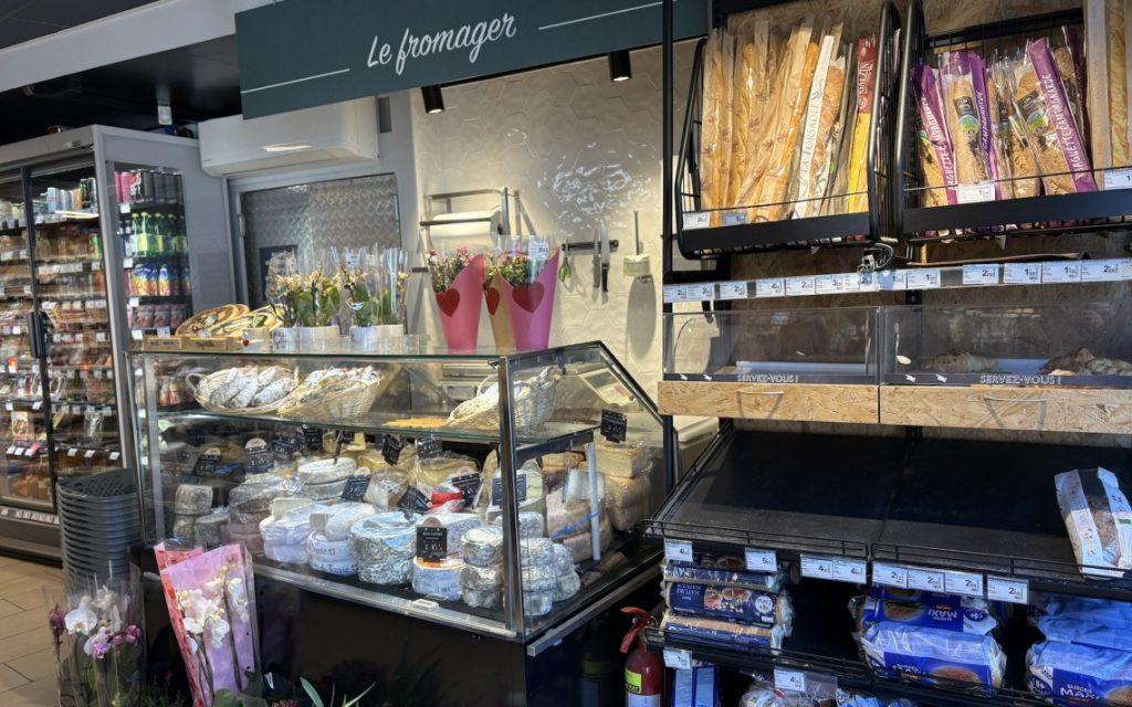 SUPERETTE CARREFOUR MONTAGNE — photo 1