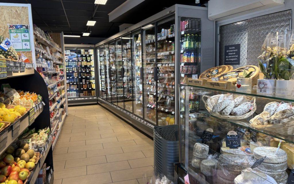 SUPERETTE CARREFOUR MONTAGNE — photo 2