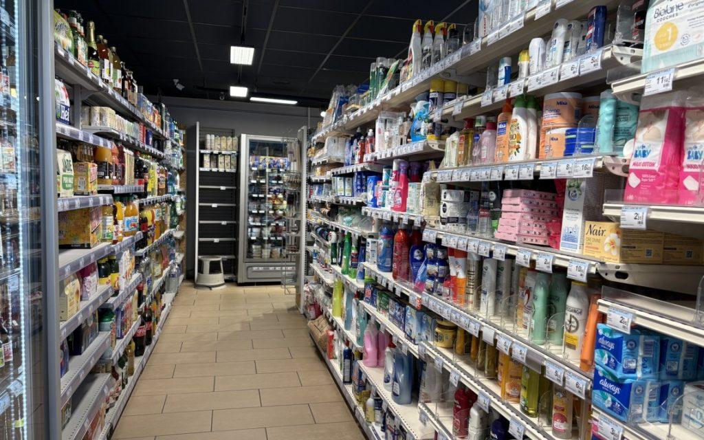 SUPERETTE CARREFOUR MONTAGNE — photo 4