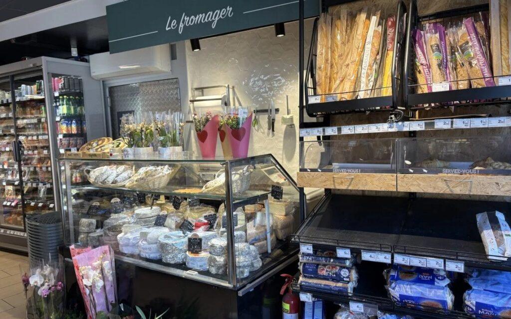 SUPERETTE CARREFOUR MONTAGNE — photo 1