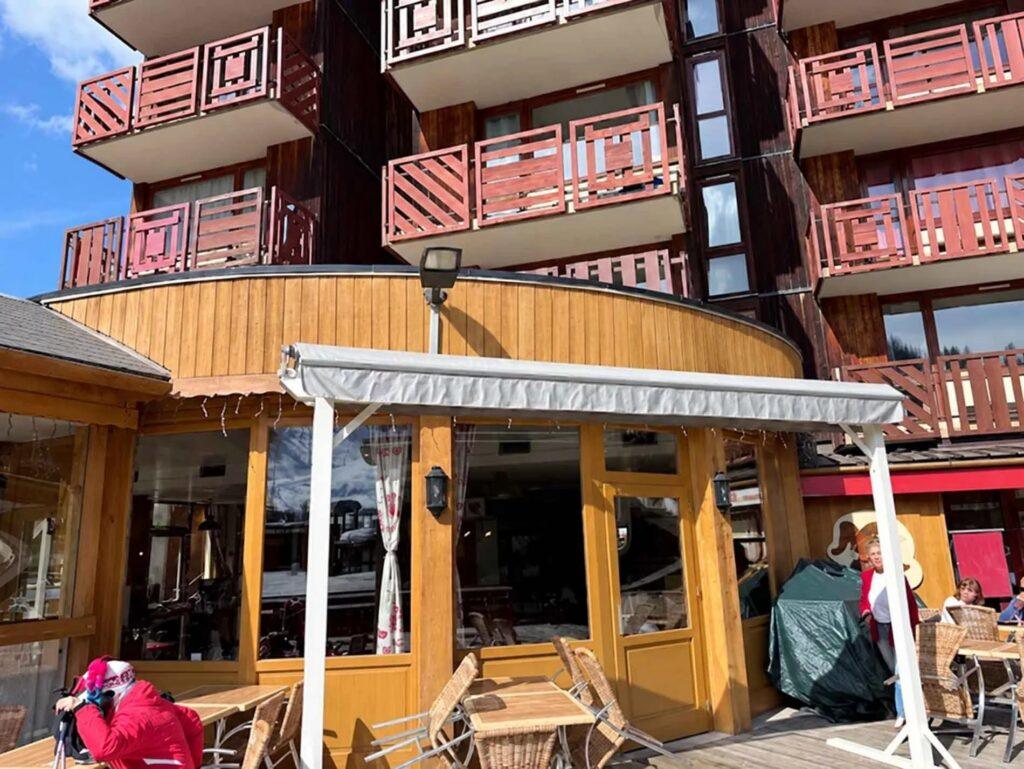 RESTAURANT FRONT DE NEIGE  STATION INTERNATIONALE — photo 15